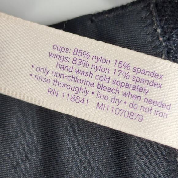 Cacique Smooth Lightly Lined Underwire Full Coverage Balconette Bra Size 40D - Picture 3 of 4